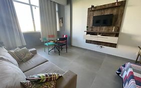 Confortável apto cama queen e sofá cama - COPACABANA